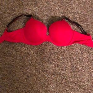 VS red bra